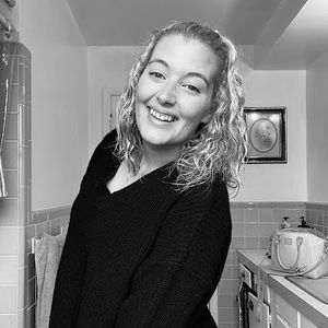 Meet your Posher, Alexis